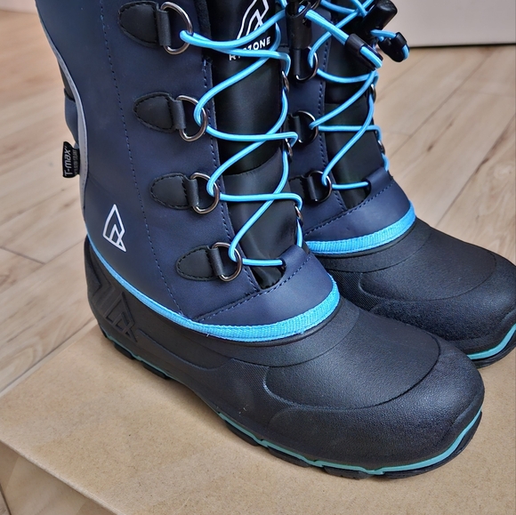 Brand new Ripzone youth winter boots size 5 - Picture 2 of 6